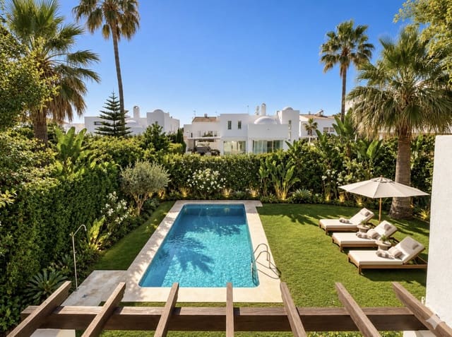 5 soveværelse Villa til salg i Puerto Banus, Marbella med swimmingpool garage - € 1.330.000 (Ref: 10167146)