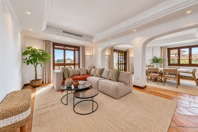 4 soveværelse Byhus til salg i Nueva Andalucia, Marbella med swimmingpool garage - € 1.799.000 (Ref: 10172377)