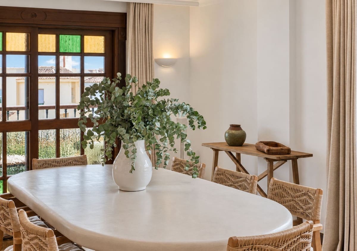 4 soveværelse Byhus til salg i Nueva Andalucia med swimmingpool garage - € 1.799.000 (Ref: 10172377)