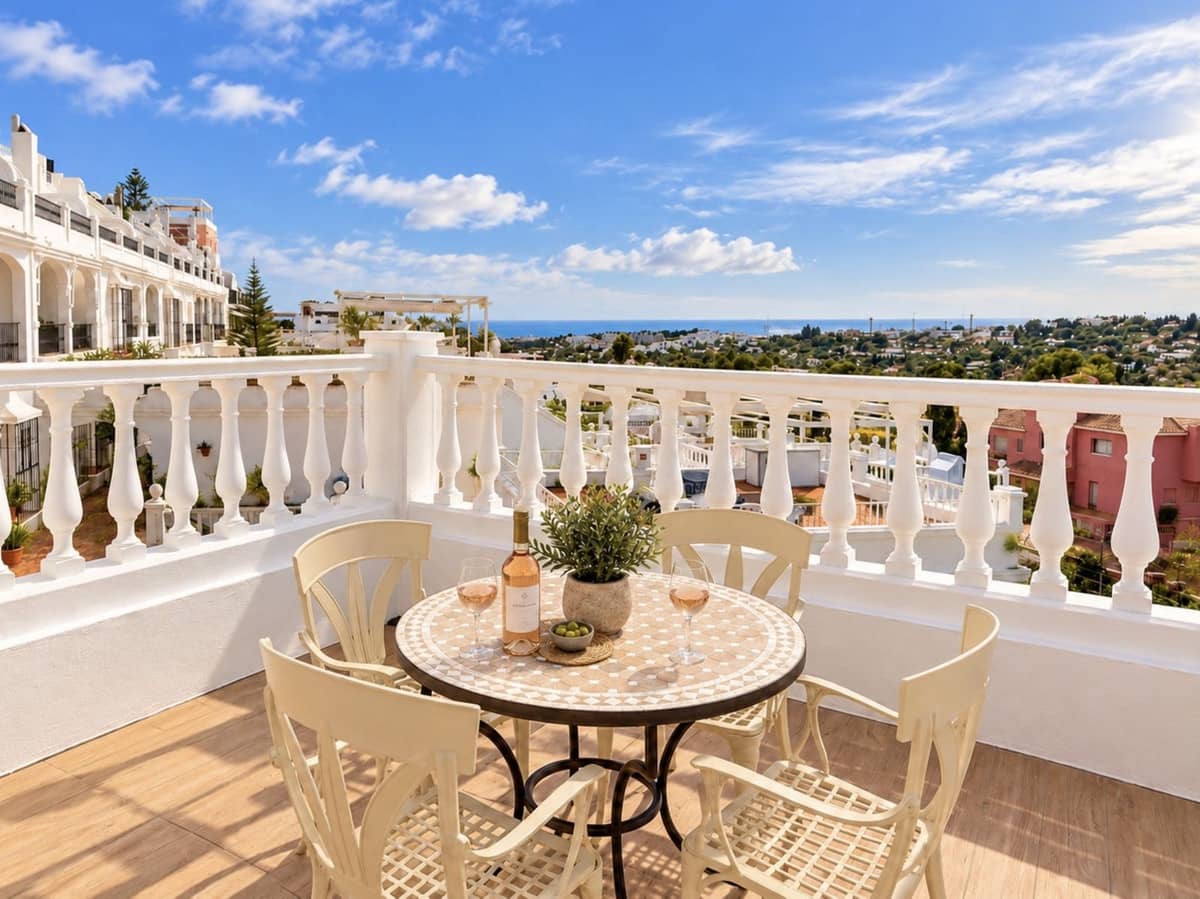 4 soveværelse Byhus til salg i Nueva Andalucia med swimmingpool garage - € 1.799.000 (Ref: 10172377)