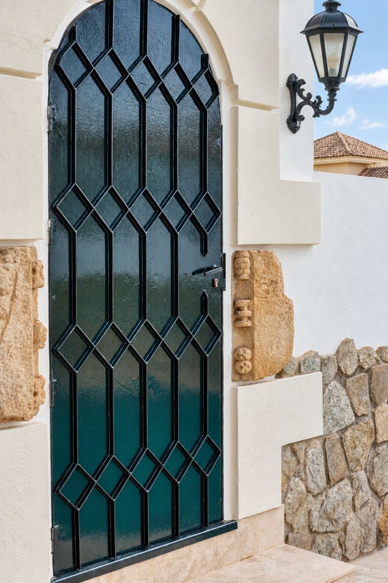 4 soveværelse Byhus til salg i Nueva Andalucia med swimmingpool garage - € 1.799.000 (Ref: 10172377)