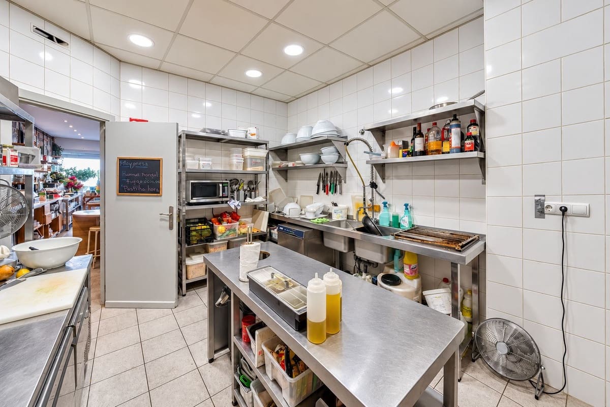 Gewerbe zu verkaufen in Puerto Banus - 230.000 € (Ref: 10172378)