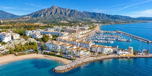 Gewerbe zu verkaufen in Puerto Banus, Marbella - 230.000 € (Ref: 10172378)