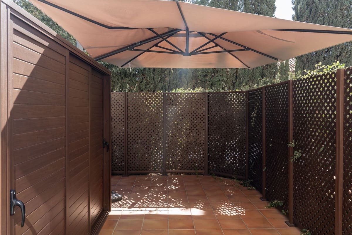3 bedroom Townhouse for sale in El Paraiso with pool garage - € 1,295,000 (Ref: 10172379)