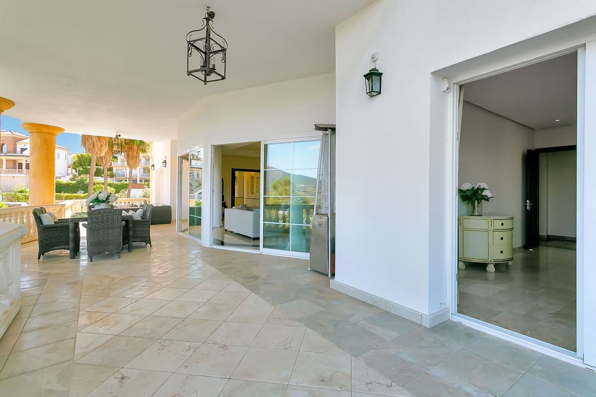 6 sypialnia Willa na sprzedaż w La Cala Golf z basenem garażem - 2 550 000 € (Ref: 10179420)