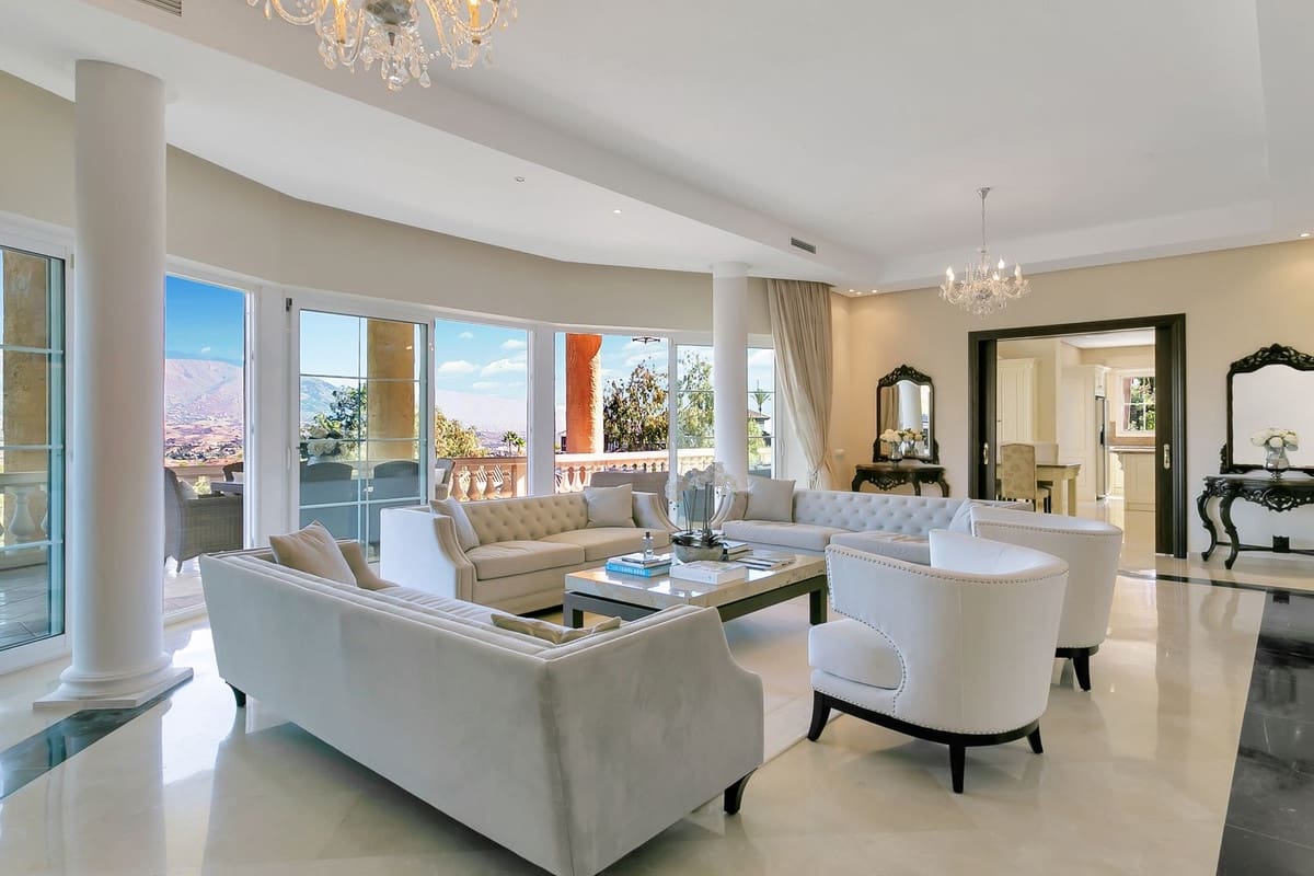 6 sypialnia Willa na sprzedaż w La Cala Golf z basenem garażem - 2 550 000 € (Ref: 10179420)