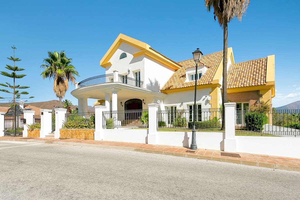 6 sypialnia Willa na sprzedaż w La Cala Golf z basenem garażem - 2 550 000 € (Ref: 10179420)