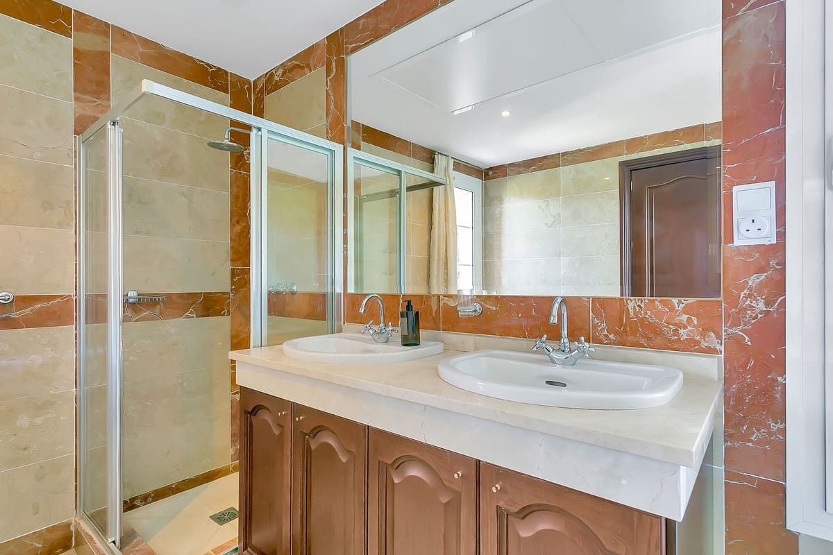 6 sypialnia Willa na sprzedaż w La Cala Golf z basenem garażem - 2 550 000 € (Ref: 10179420)