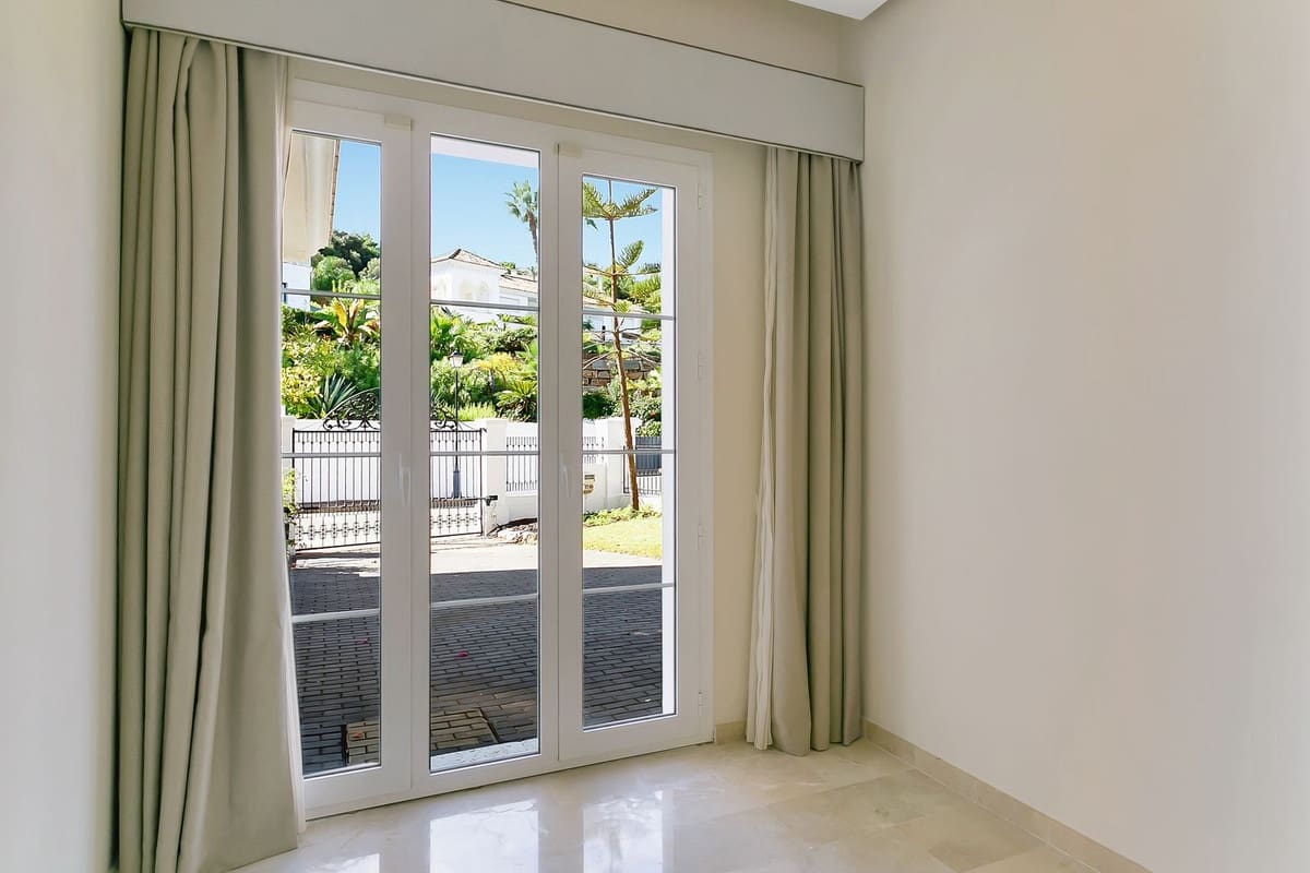 6 sypialnia Willa na sprzedaż w La Cala Golf z basenem garażem - 2 550 000 € (Ref: 10179420)