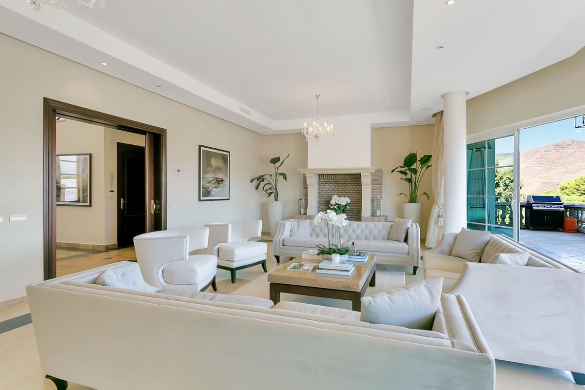 6 sypialnia Willa na sprzedaż w La Cala Golf z basenem garażem - 2 550 000 € (Ref: 10179420)
