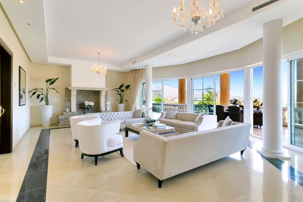 6 sypialnia Willa na sprzedaż w La Cala Golf z basenem garażem - 2 550 000 € (Ref: 10179420)