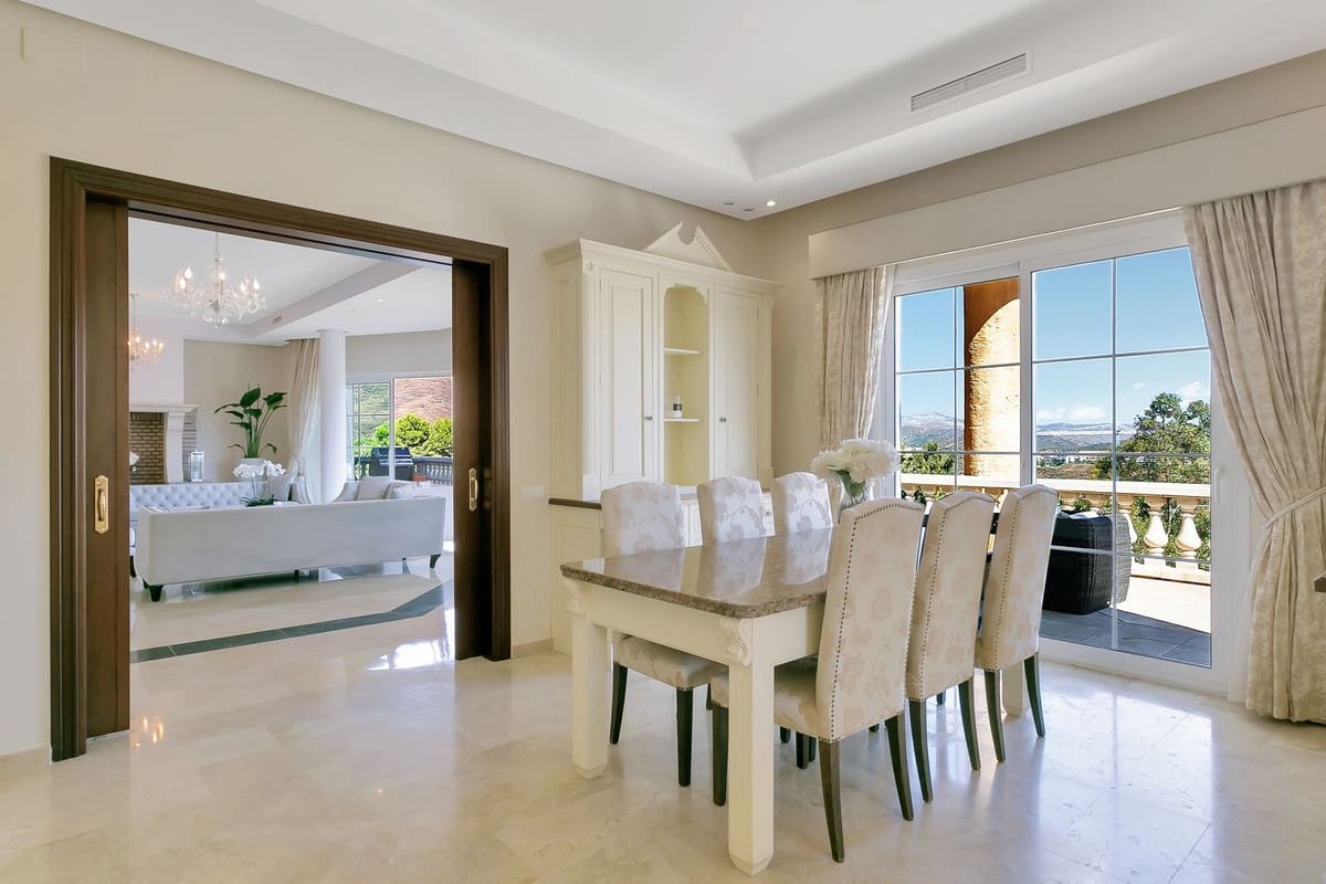 6 sypialnia Willa na sprzedaż w La Cala Golf z basenem garażem - 2 550 000 € (Ref: 10179420)