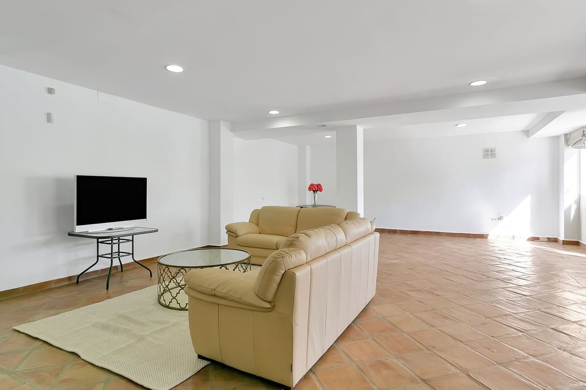 6 sypialnia Willa na sprzedaż w La Cala Golf z basenem garażem - 2 550 000 € (Ref: 10179420)