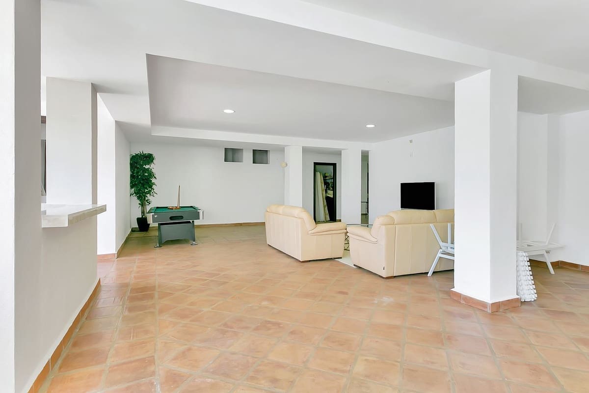 6 sypialnia Willa na sprzedaż w La Cala Golf z basenem garażem - 2 550 000 € (Ref: 10179420)