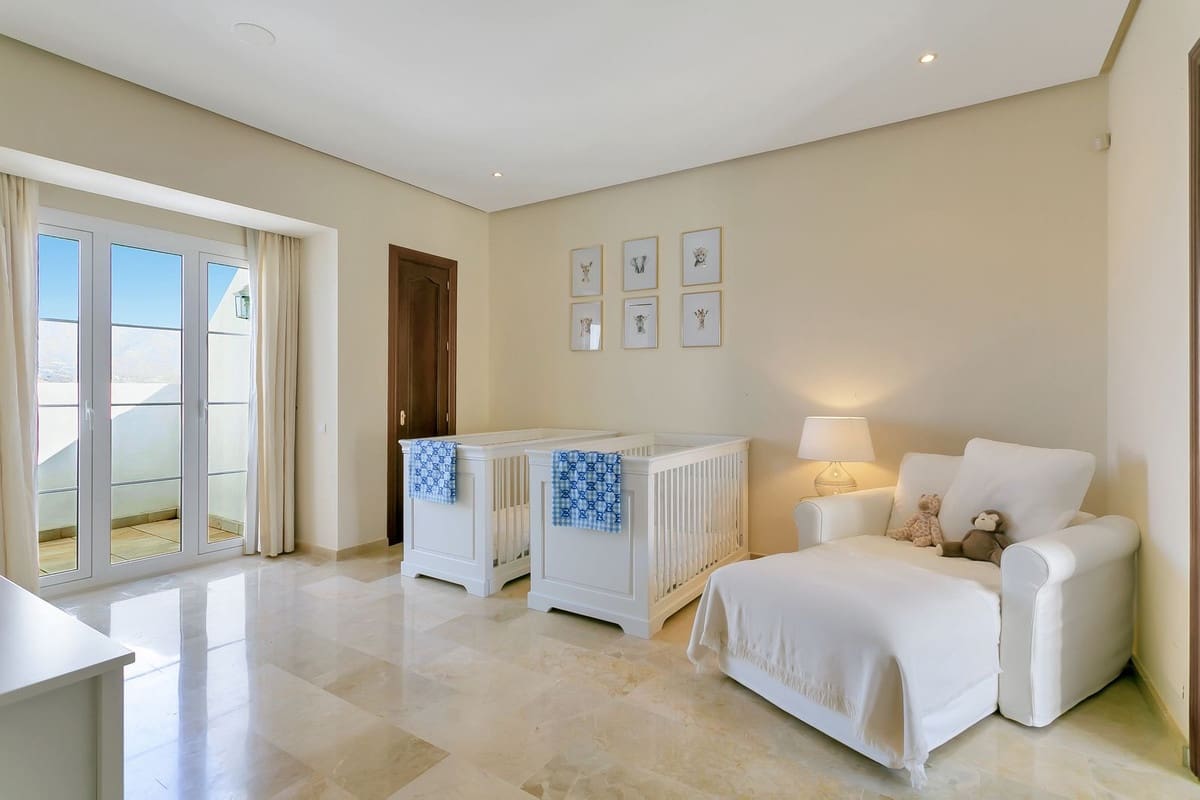 6 sypialnia Willa na sprzedaż w La Cala Golf z basenem garażem - 2 550 000 € (Ref: 10179420)