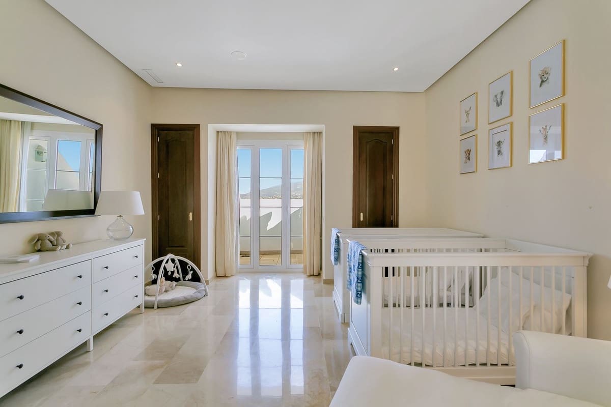 6 sypialnia Willa na sprzedaż w La Cala Golf z basenem garażem - 2 550 000 € (Ref: 10179420)