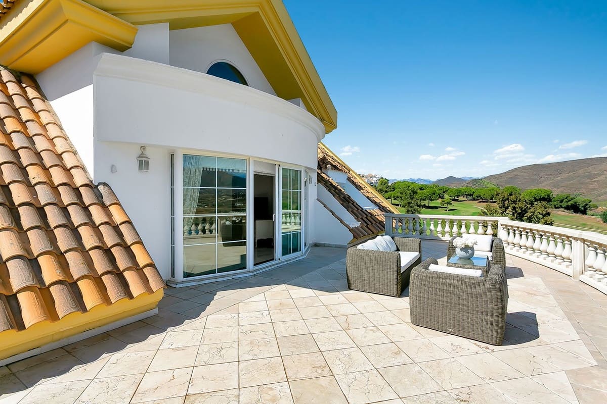 6 sypialnia Willa na sprzedaż w La Cala Golf z basenem garażem - 2 550 000 € (Ref: 10179420)