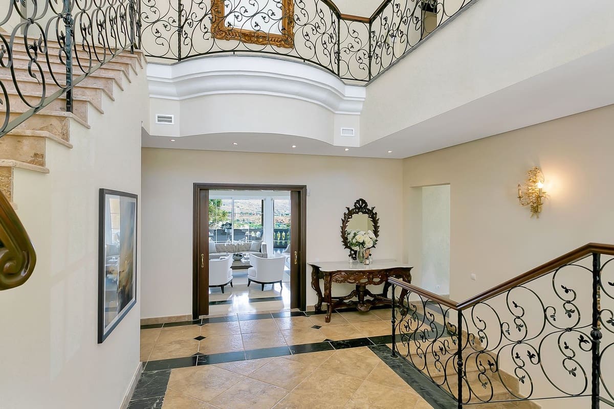 6 sypialnia Willa na sprzedaż w La Cala Golf z basenem garażem - 2 550 000 € (Ref: 10179420)