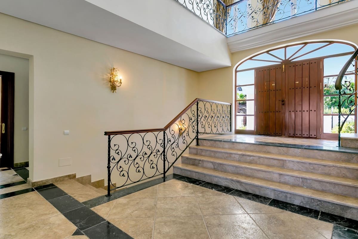 6 sypialnia Willa na sprzedaż w La Cala Golf z basenem garażem - 2 550 000 € (Ref: 10179420)