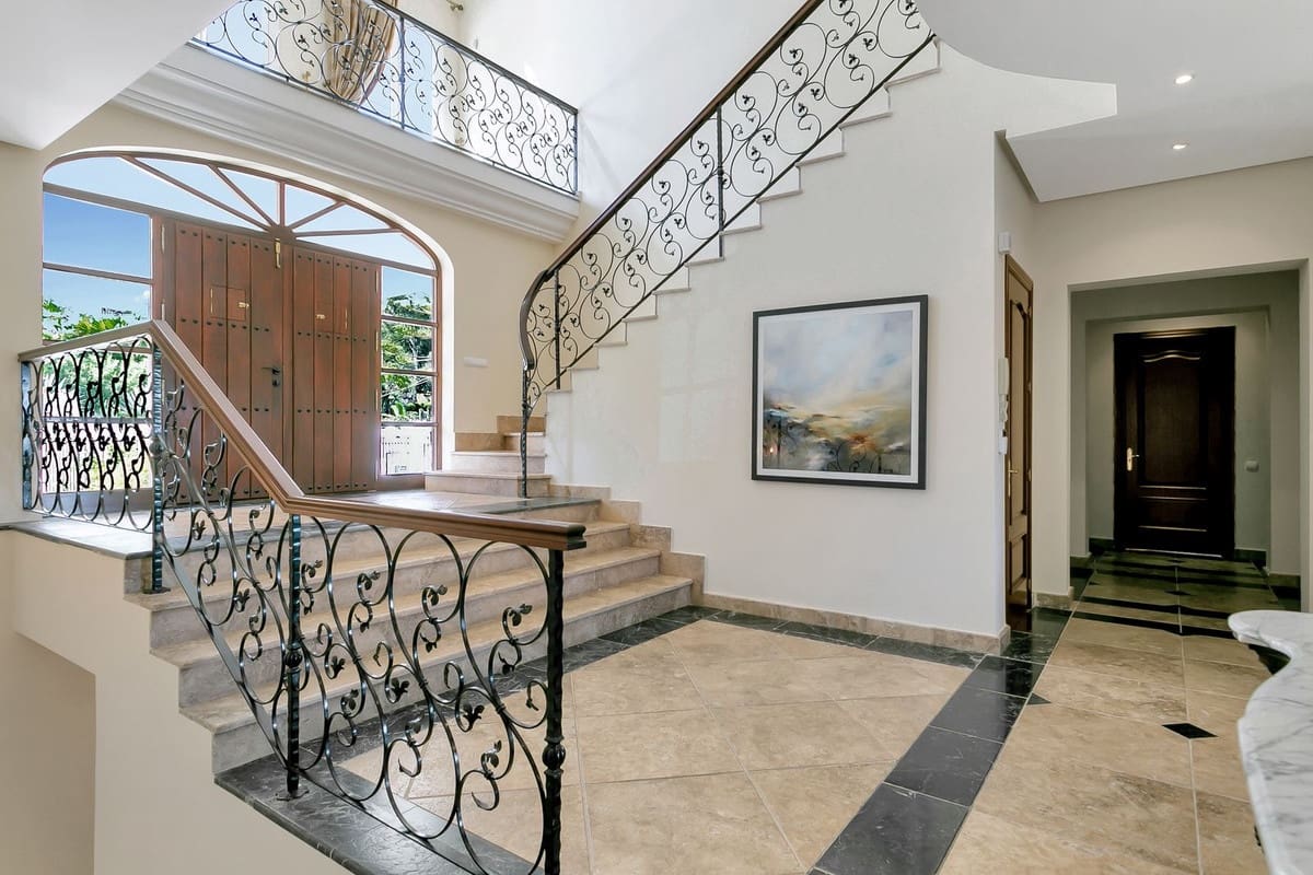 6 sypialnia Willa na sprzedaż w La Cala Golf z basenem garażem - 2 550 000 € (Ref: 10179420)