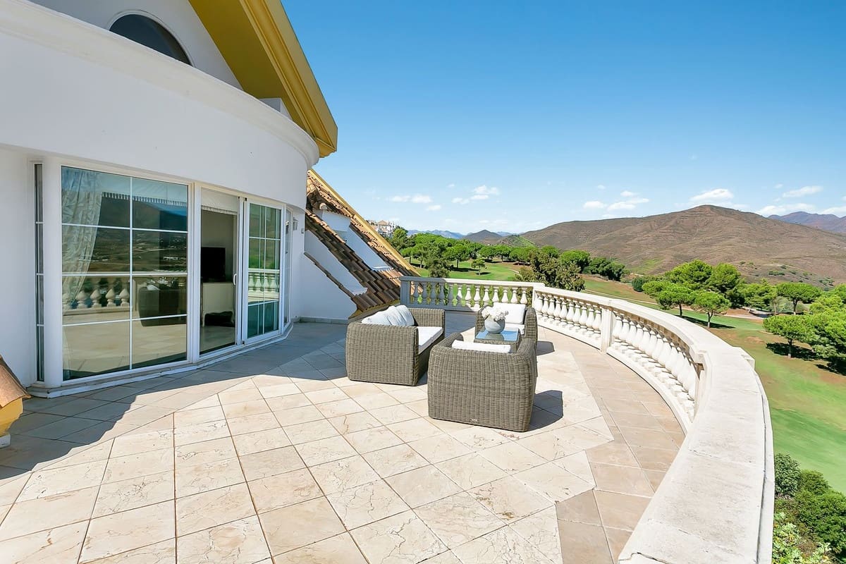 6 sypialnia Willa na sprzedaż w La Cala Golf z basenem garażem - 2 550 000 € (Ref: 10179420)