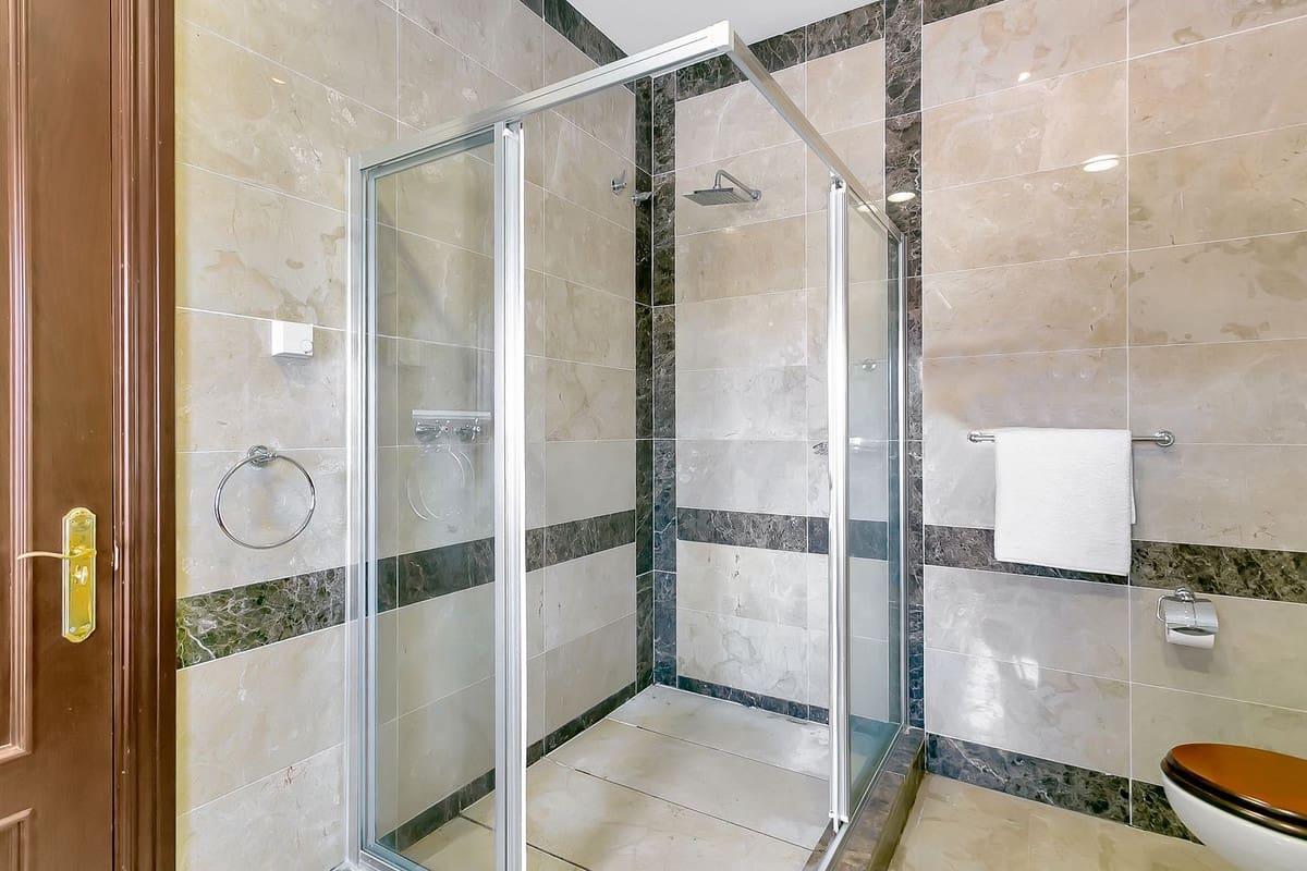 6 sypialnia Willa na sprzedaż w La Cala Golf z basenem garażem - 2 550 000 € (Ref: 10179420)