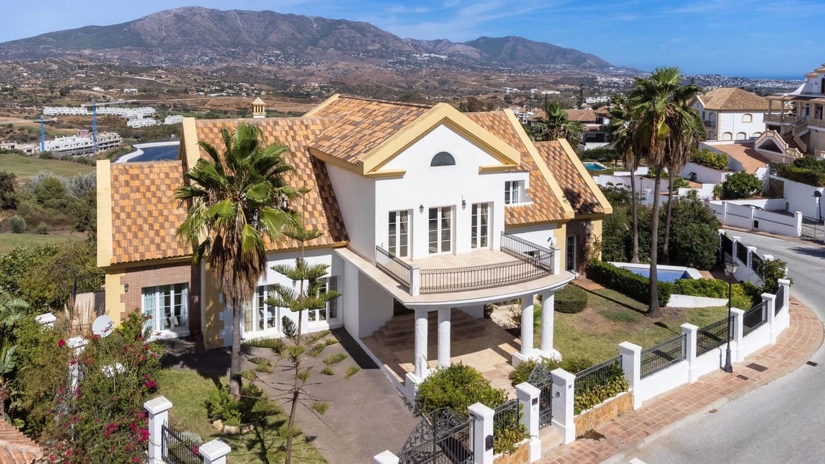 6 sypialnia Willa na sprzedaż w La Cala Golf z basenem garażem - 2 550 000 € (Ref: 10179420)