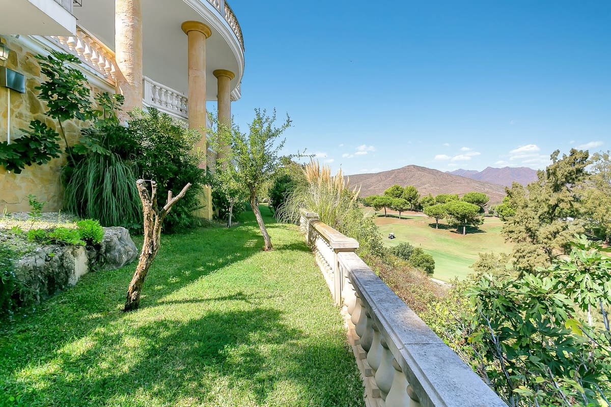 6 sypialnia Willa na sprzedaż w La Cala Golf z basenem garażem - 2 550 000 € (Ref: 10179420)