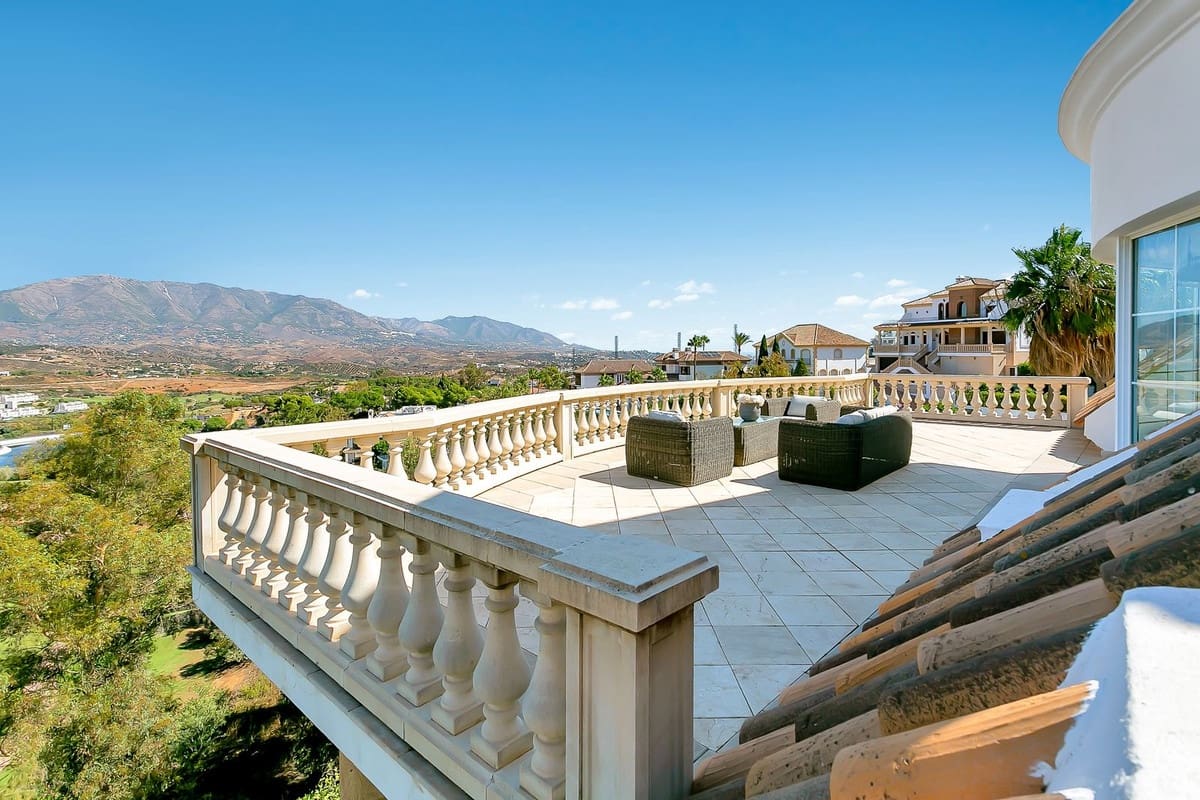6 sypialnia Willa na sprzedaż w La Cala Golf z basenem garażem - 2 550 000 € (Ref: 10179420)