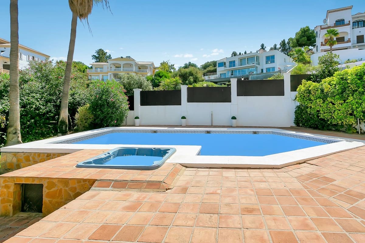 6 sypialnia Willa na sprzedaż w La Cala Golf z basenem garażem - 2 550 000 € (Ref: 10179420)