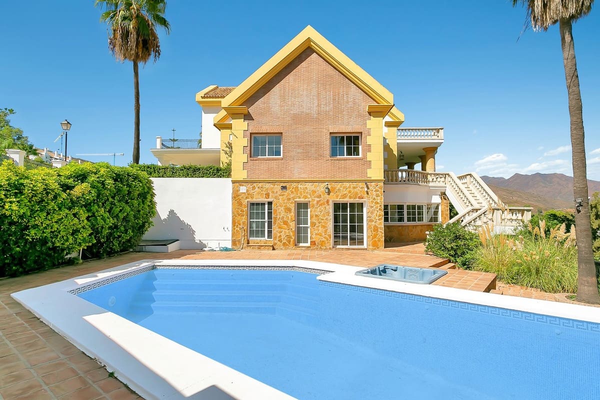 6 sypialnia Willa na sprzedaż w La Cala Golf z basenem garażem - 2 550 000 € (Ref: 10179420)