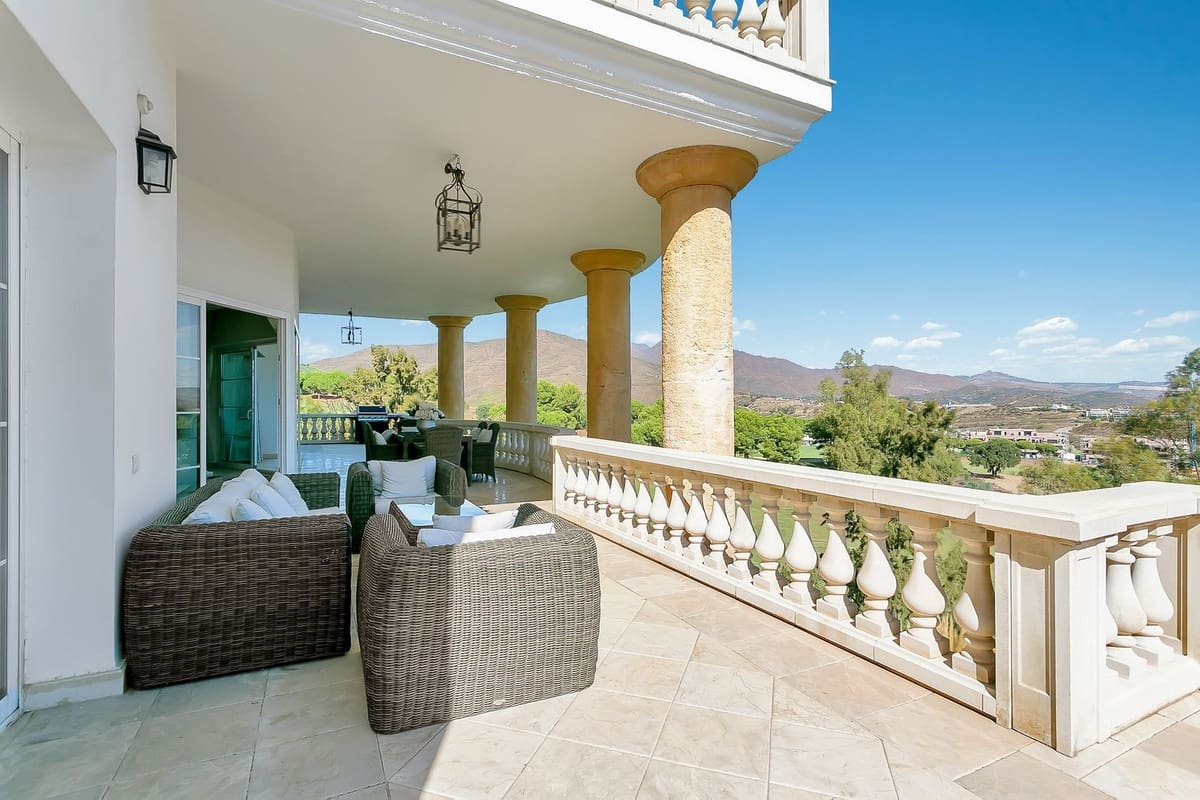 6 sypialnia Willa na sprzedaż w La Cala Golf z basenem garażem - 2 550 000 € (Ref: 10179420)