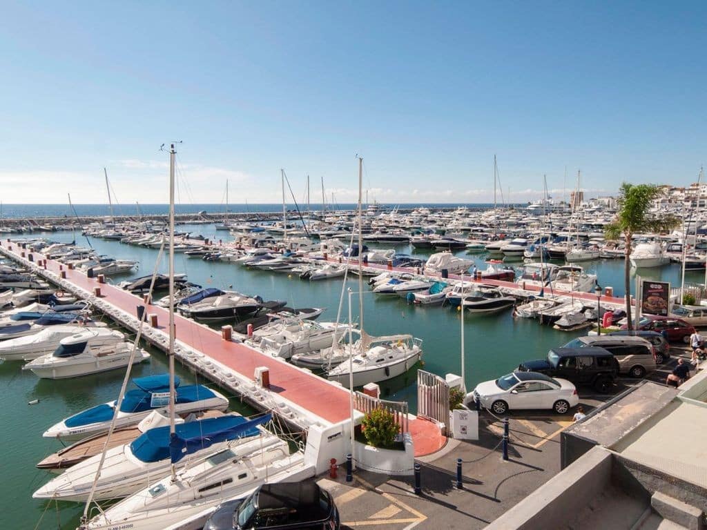 6 soveværelse Villa til salg i Puerto Banus med swimmingpool garage - € 4.500.000 (Ref: 4118068)