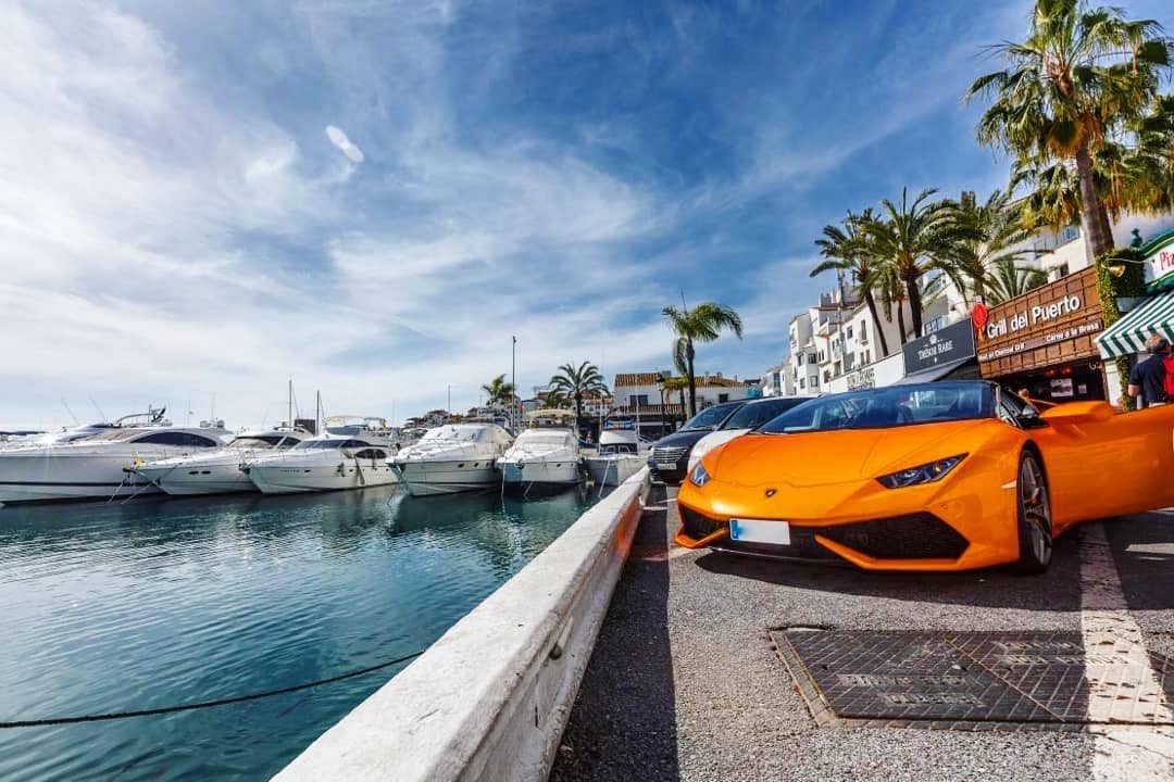 6 bedroom Villa for sale in Puerto Banus with pool garage - € 4,500,000 (Ref: 4118068)