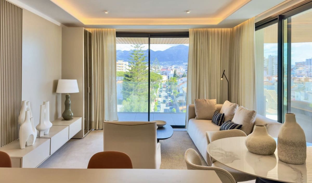 2 bedroom Apartment for sale in Fuengirola with pool garage - € 659,500 (Ref: 5021948)