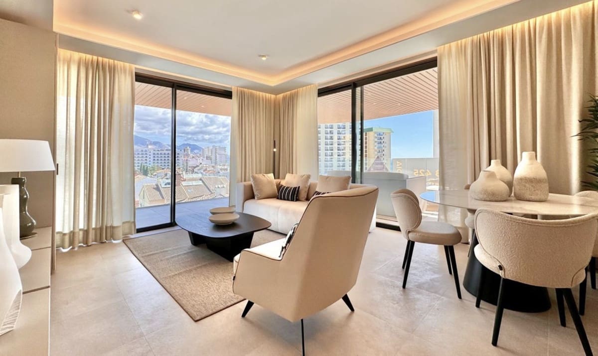 2 bedroom Apartment for sale in Fuengirola with pool garage - € 659,500 (Ref: 5021948)