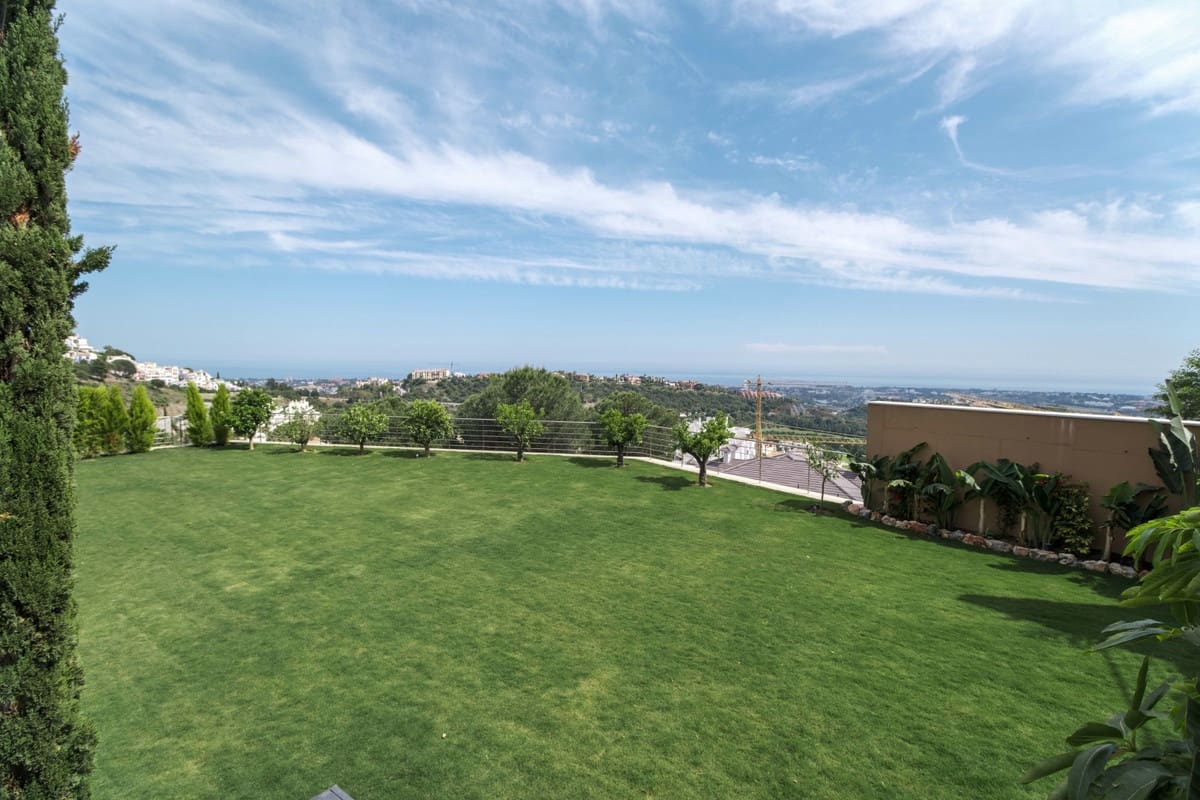 12 bedroom Villa for sale in Benahavis with pool garage - € 11,500,000 (Ref: 7070708)