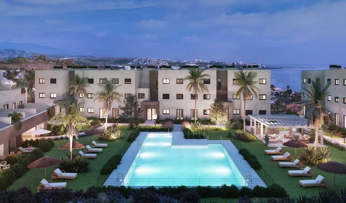 2 chambre Appartement à vendre à Estepona avec piscine garage - 465 000 € (Ref: 7070730)