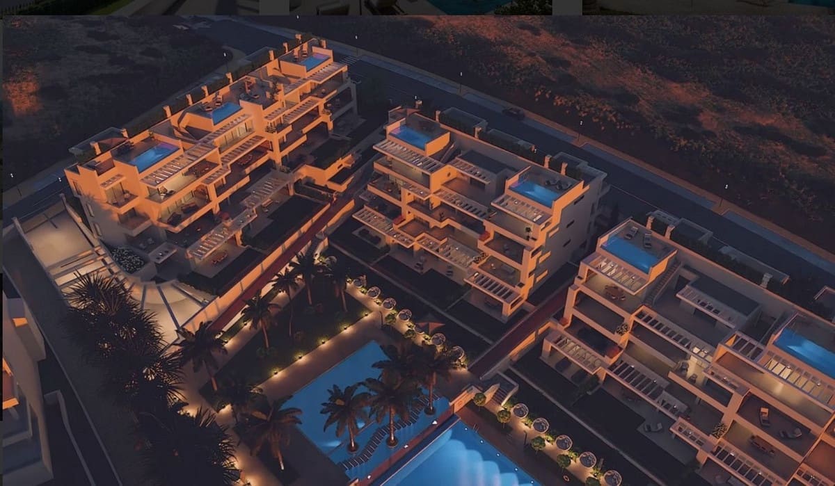 2 bedroom Apartment for sale in Estepona with pool garage - € 410,000 (Ref: 7070752)