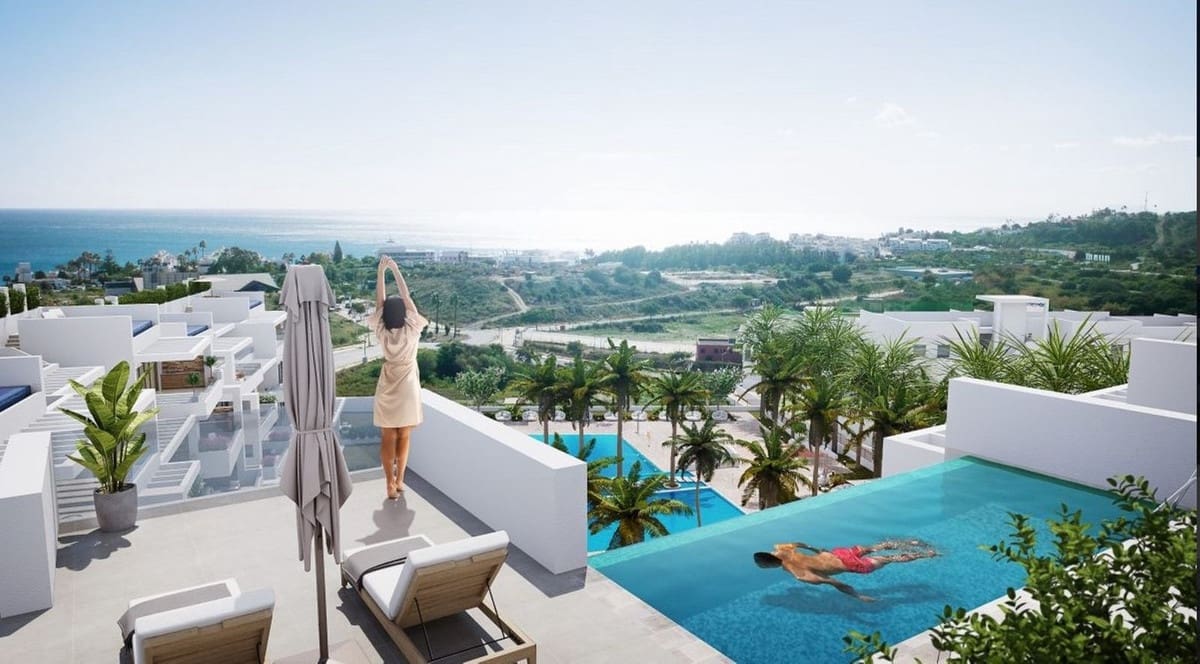 2 bedroom Apartment for sale in Estepona with pool garage - € 410,000 (Ref: 7070752)