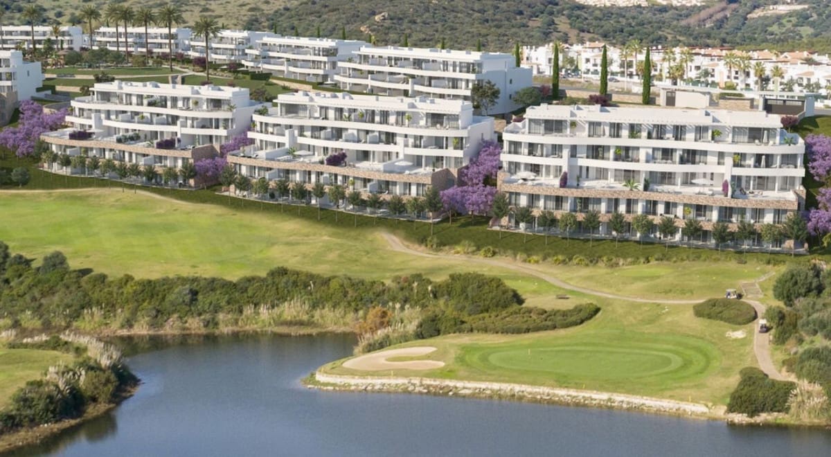 2 bedroom Apartment for sale in La Alcaidesa with pool garage - € 514,000 (Ref: 7070753)