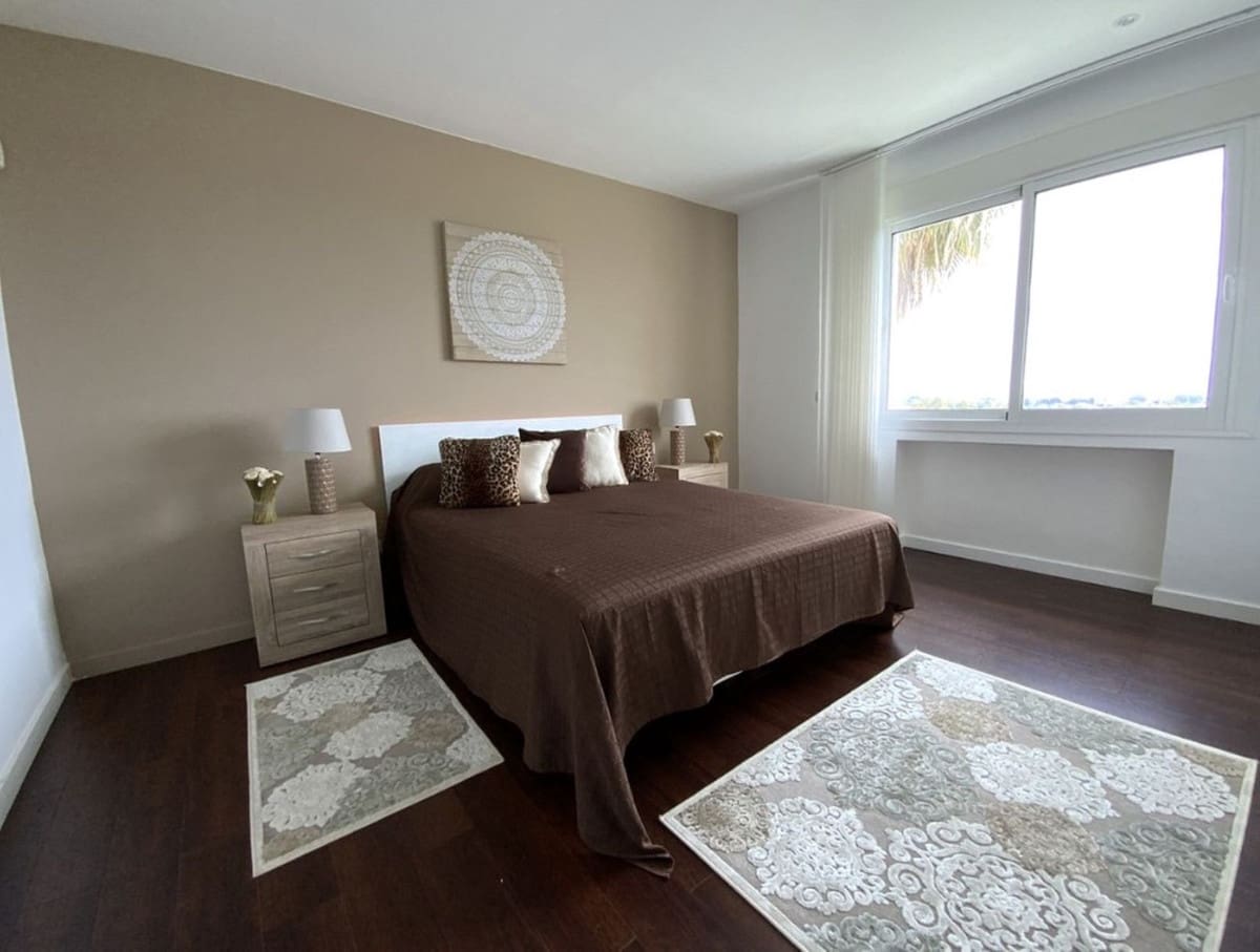 4 bedroom Villa for sale in Benahavis with pool - € 1,850,000 (Ref: 7070754)