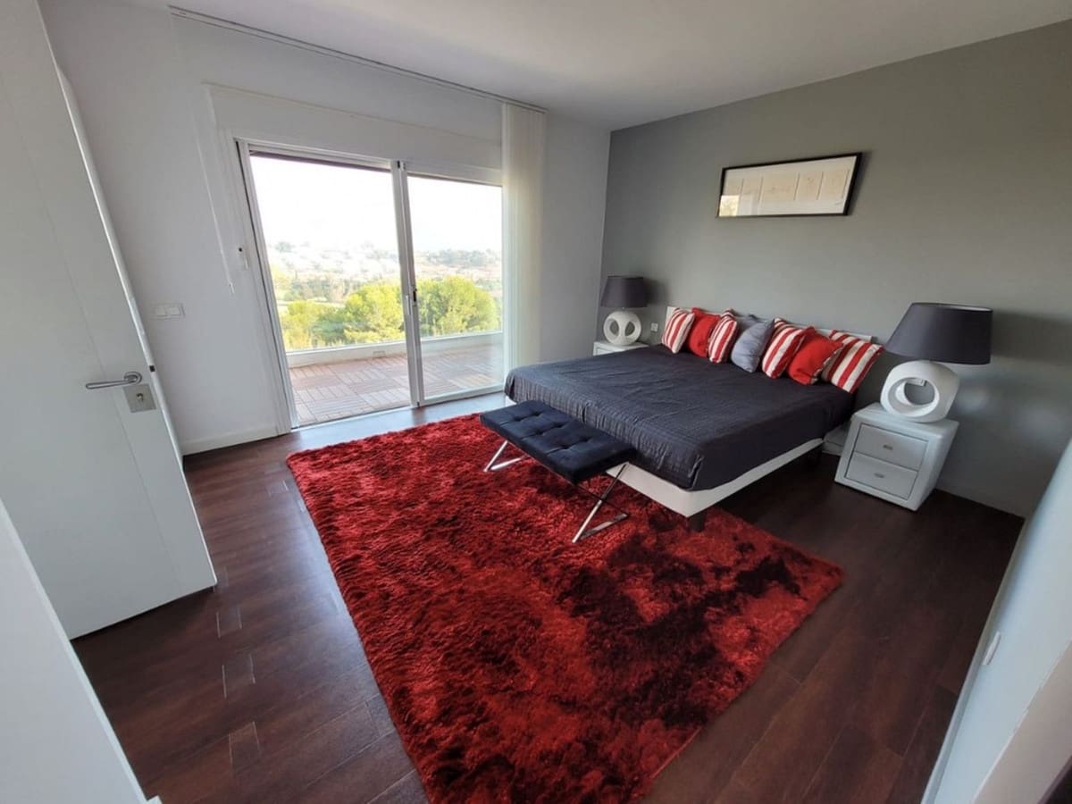 4 soveværelse Villa til salg i Benahavis med swimmingpool - € 1.850.000 (Ref: 7070754)