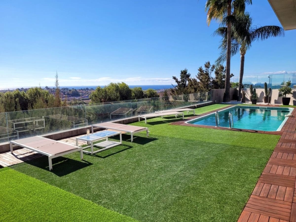 4 sovrum Villa till salu i Benahavis med pool - 1 850 000 € (Ref: 7070754)