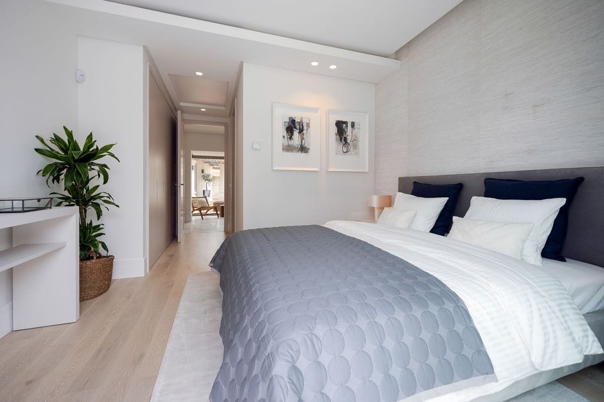 7 bedroom Villa for sale in La Quinta with pool garage - € 9,000,000 (Ref: 7070760)