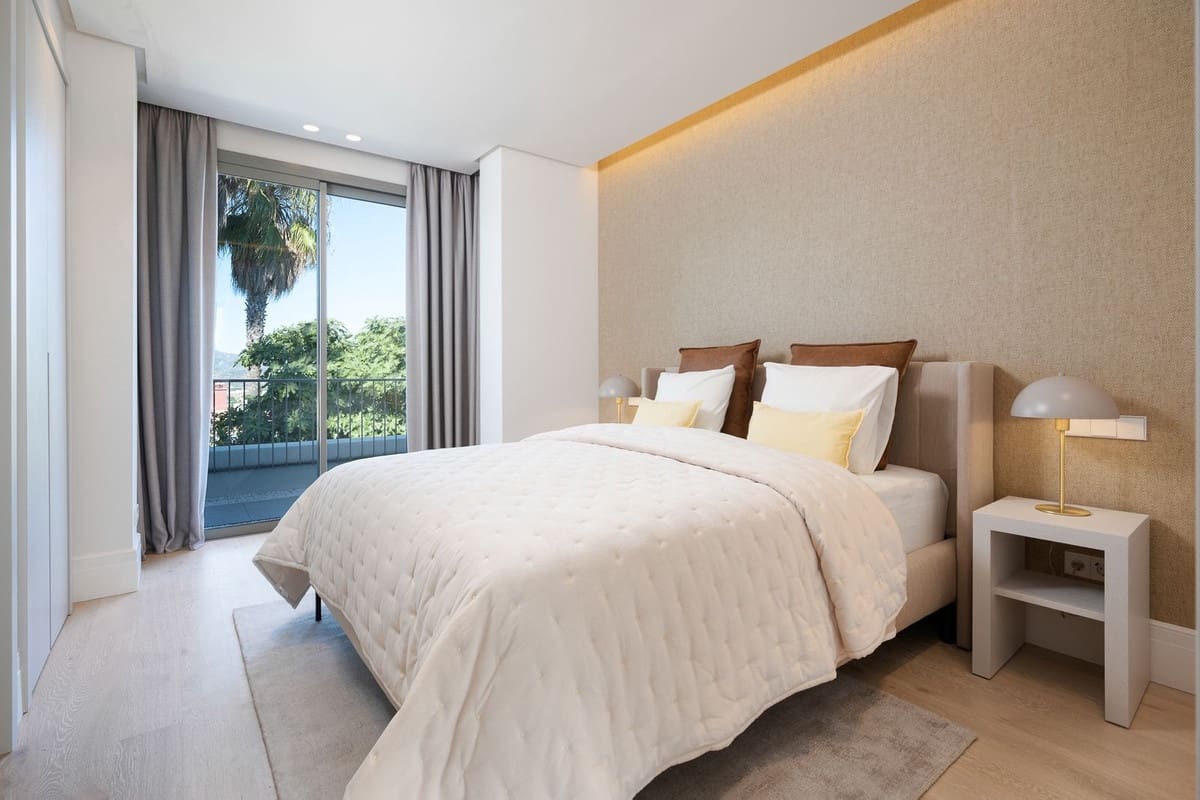 7 bedroom Villa for sale in La Quinta with pool garage - € 9,000,000 (Ref: 7070760)