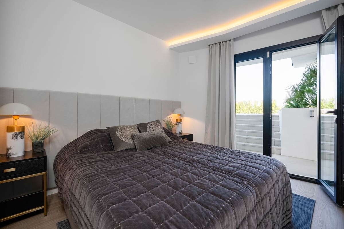 5 soverom Villa til salgs i La Quinta med svømmebasseng garasje - € 2 990 000 (Ref: 7070775)