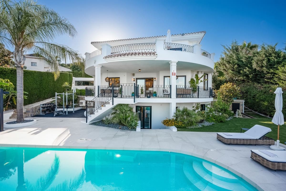 5 Zimmer Villa zu verkaufen in La Quinta mit Pool Garage - 2.990.000 € (Ref: 7070775)