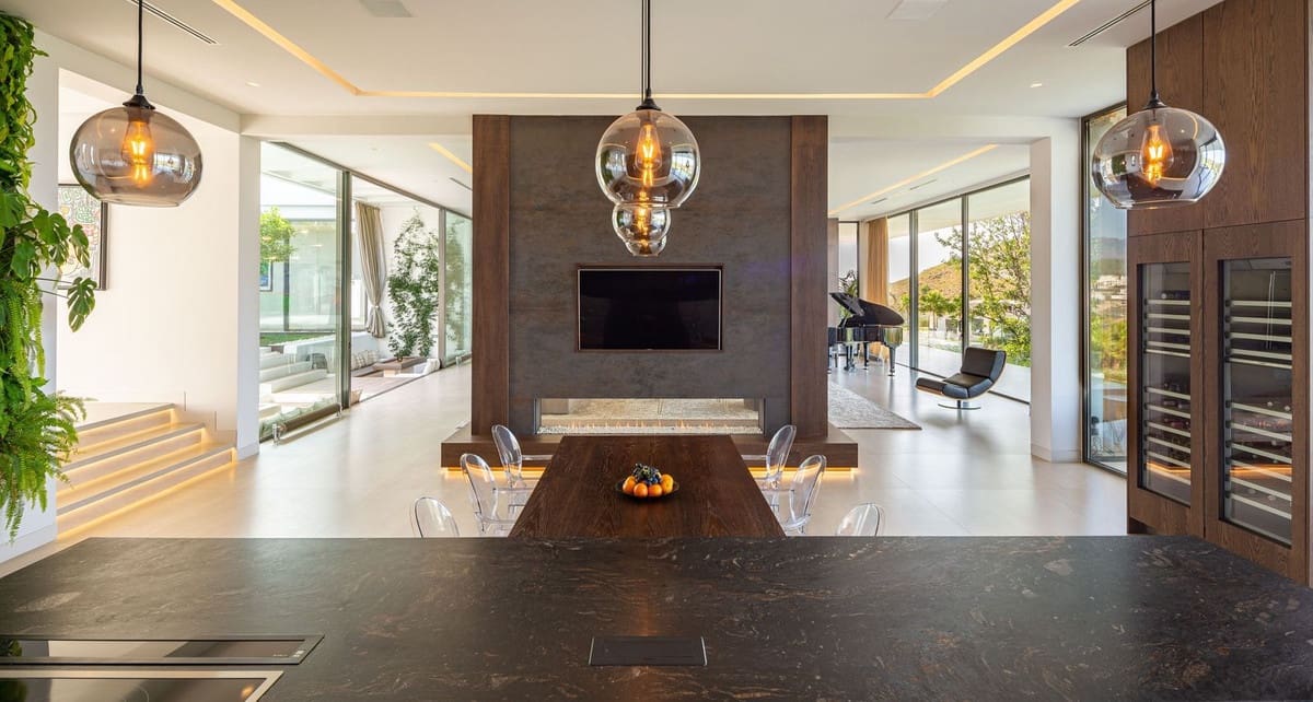 7 bedroom Villa for sale in Benahavis with pool garage - € 9,500,000 (Ref: 7070777)