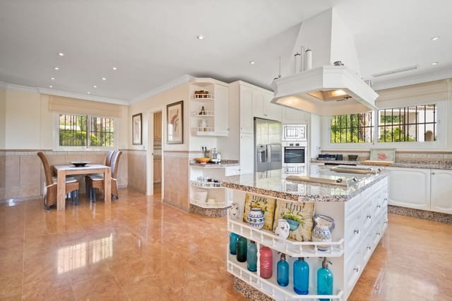 Chalet de 6 habitaciones en Benahavís en venta con piscina garaje - 3.400.000 € (Ref: 7070780)